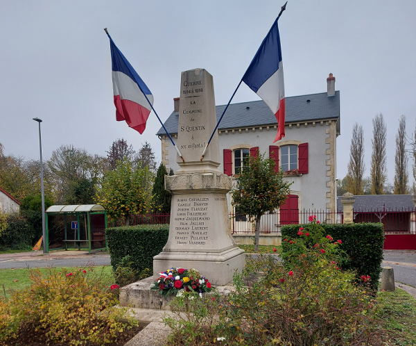 Monument aux Morts de St Quentin sur Nohain